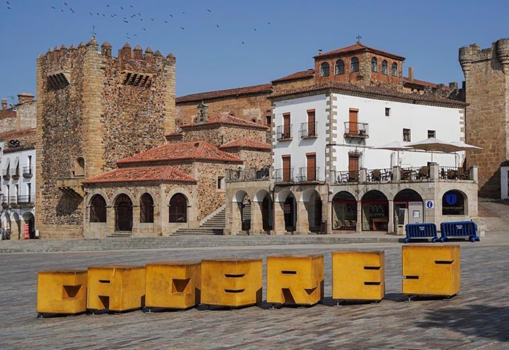 Tu Alojamiento En Caceres Luaran gambar